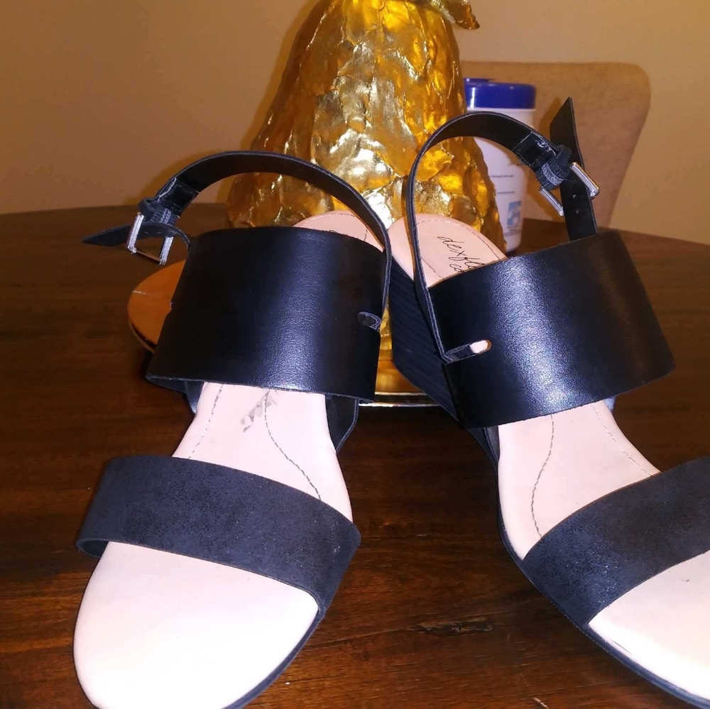 Dexflex Sandals - Picture 3 of 4